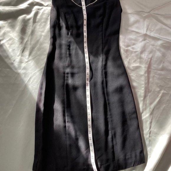 Vintage 1960s Black Sleeveless V-Neck Back Zip Crepe Dress w/ Rhinestones Size 0 - Picture 13 of 15